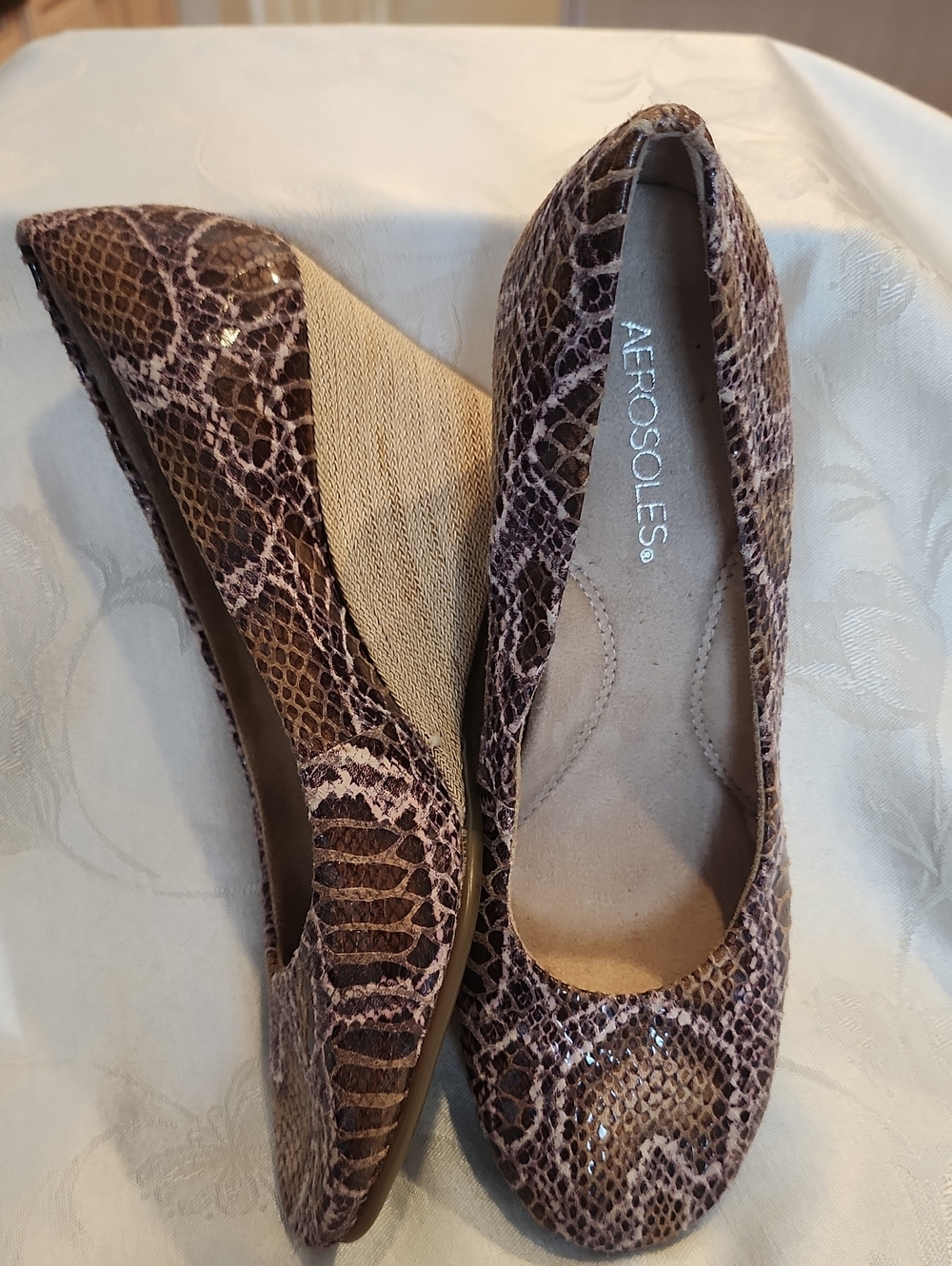 New AEROSOLES Brown/Plum Snake-Print Wedge Heel Size 8 [V1]